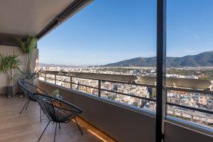 The HostMaster Skyline Tower View Suite