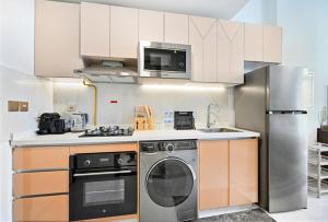 Bloomfields Pristine STU, Skyz by Danube, DXB