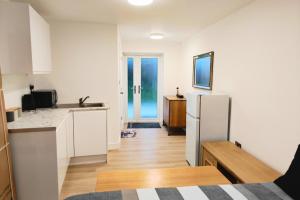 1 Bed luxuryHouse- Sleeps 2- Garden Wifi Parking