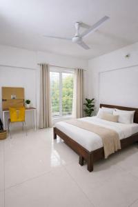 Hideout 2bhk Kharadi Near EON