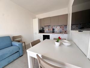 Biagio Blue Home img36