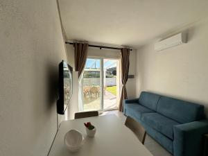 Biagio Blue Home img14