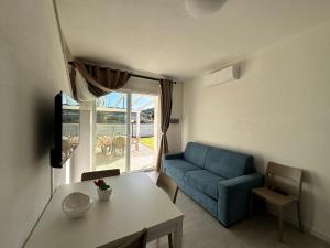 Biagio Blue Home img31