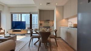 Luxury 2BR in Creek Beach with Lagoon Access