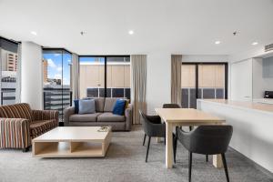 Urban Oasis City 2 Bed Apartment Oaks Horizons