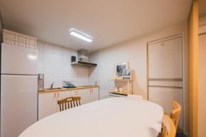OnStay Hongdae, Spacious 6-Guest Stay, 7min Walk