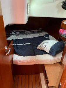 Charming night in a 12 m sailboat