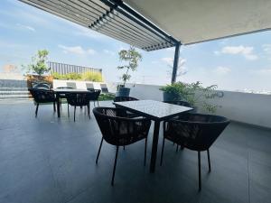 Hermoso Departamento frente a Midtown con Parking