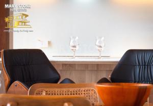 Modern Tropical 3BR Pool Villa with Mountain View