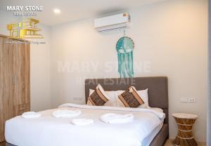 Modern Tropical 3BR Pool Villa with Mountain View