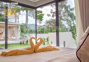 Modern Tropical 3BR Pool Villa with Mountain View