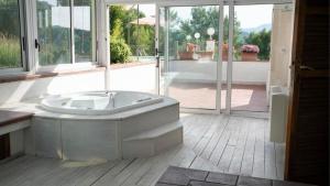 Scappo in Umbria, Villa Elena