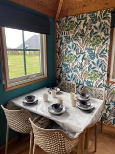 Boerencamping Duinzoomhoeve - Hooiberghut Dina