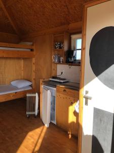 Boerencamping Duinzoomhoeve - Hooiberghut Eba