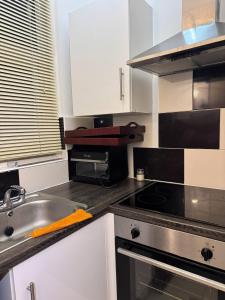 Modern 1-Bedroom Flat in Trendy Leytonstone