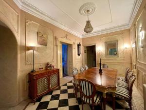 Dorcol Mansion 3BR Apartment at City Center