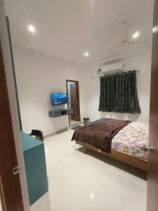 New 3 bhk in near cyber towers