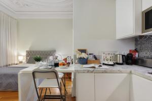 Lighthouse Apartments With Sea View