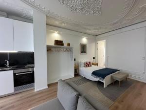 Your Base Porto Art District