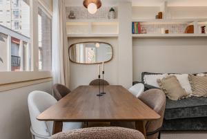 Bright Apartment in Barcelona