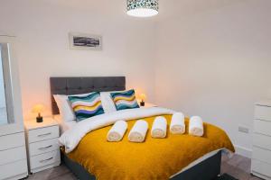 Exquisite Four Double Bed Room House