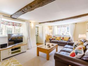 3 Bed in Cheltenham oc-ptree
