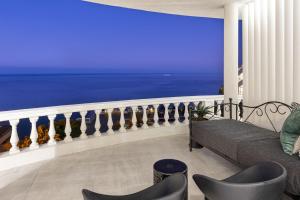 Clifton YOLO Spaces - Beachfront Duo Apartment