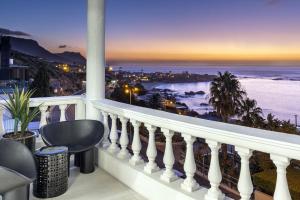 Clifton YOLO Spaces - Beachfront Duo Apartment