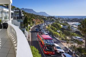 Clifton YOLO Spaces - Beachfront Duo Apartment