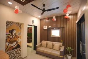 Click Find Stay Orderly Bazar