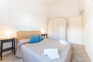 ISA-Residence with swimming-pool just 4 km from Baja Sardinia, apartments with outdoor private space and air conditioning