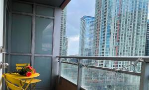 2 Bedroom 2 Bathroom Condo Balcony Iceboat Terrace Downtown Toronto