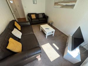 Large 2 bedroom house