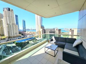SUNRISE HOMES - Studio with Huge Balcony & Amazing View near JBR Beach