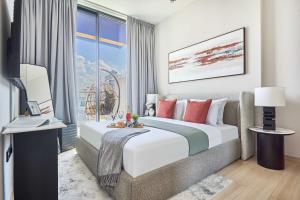 Frank Porter - Binghatti Corner