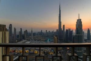 Stunning Apartment - Downtown View 2 - Tower 1 - Fountain and Burj Khalifa view 61st floor