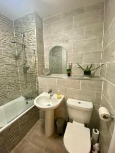 Modern Flat, Central Oxford and Private Parking