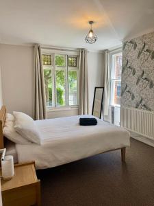 Modern Flat, Central Oxford and Private Parking
