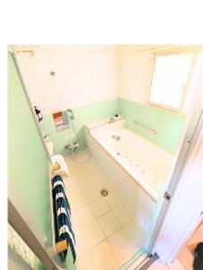 BBQ on the terrace, 5-minute walk to the sea, private surf house