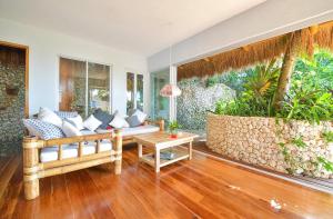 Spectacular view overlooking the famous Boracay white beach !!!