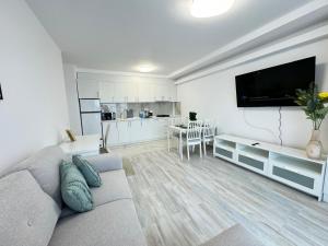 Stylish Ava Towers Apartments by Glam with Parking