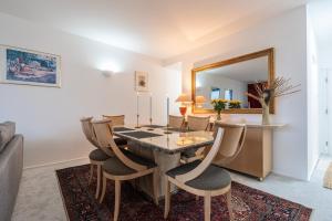 Luxury 2BR 2BA Apartment Harrods Sleeps 8