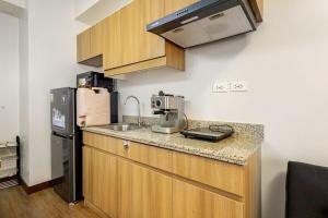 Stylish Condo - Cozy Urban Living