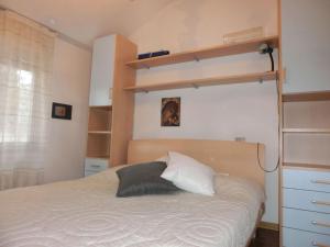 Cozy apartment with swimming pool access