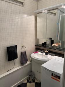 Charming Parisian pied-à-terre!