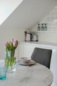 Elisabeth Residence White with parking