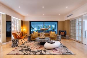 Clifton YOLO Spaces - Clifton Mansion Villa