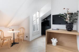 Nid Sous les Toits, Studio Proche Louvre