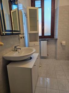 Trilocale Rho Fiera parcheggio privato in cortile chiuso