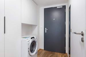 REAL Living by REFA Karlin 307